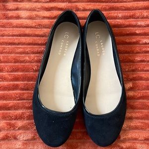 These velvet-y flats are super cute!
